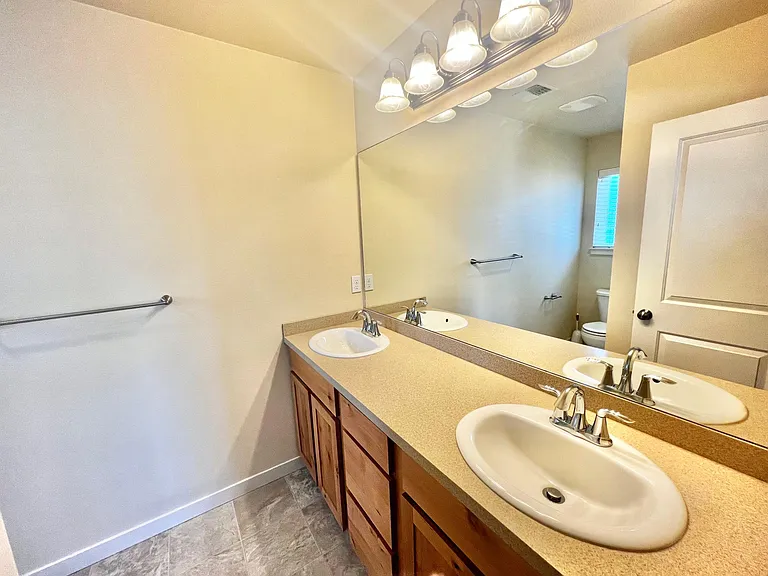 812 NE Ross Rd #2 — Photo 13