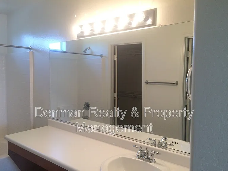 3914 S 52nd Ln — Photo 14