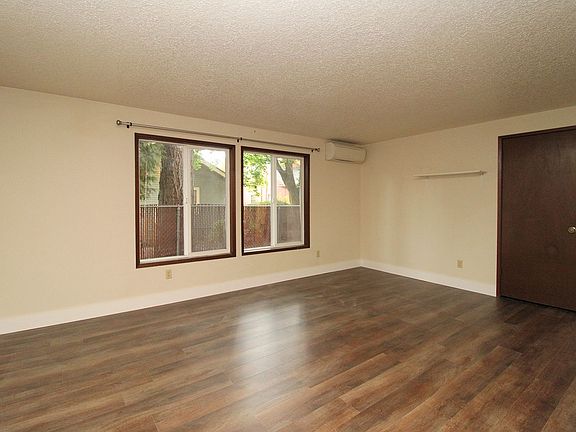 5th image of 1680 SE Rex St #2