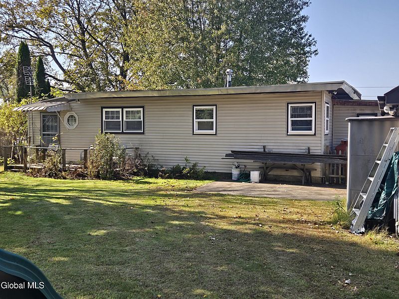 3rd image of 179 Lake Rd Road