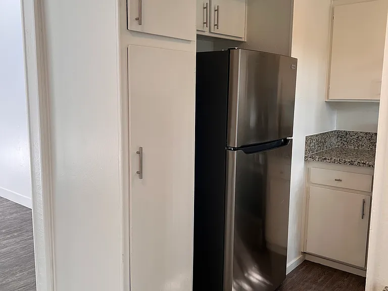 Knotty Apartments — Photo 28