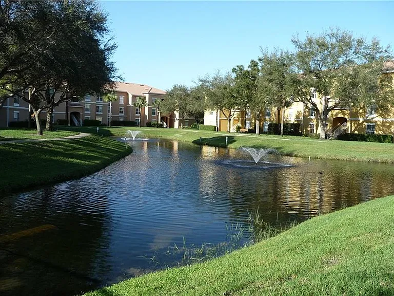 5050 Fairways Cir #E202 — Photo 16