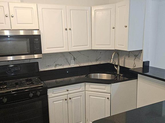 5th image of 1352 Herkimer St #1