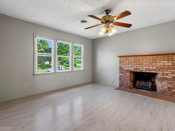 5th image of 2260 Glade Dr SE
