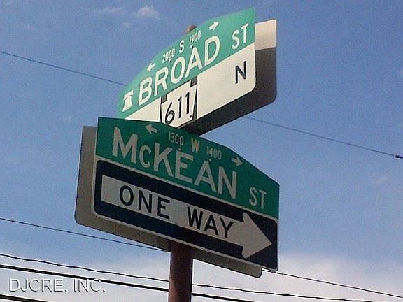 4th image of 1410-12 McKean St #302B