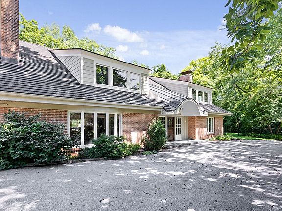 2nd image of 2508 Oakridge Ln