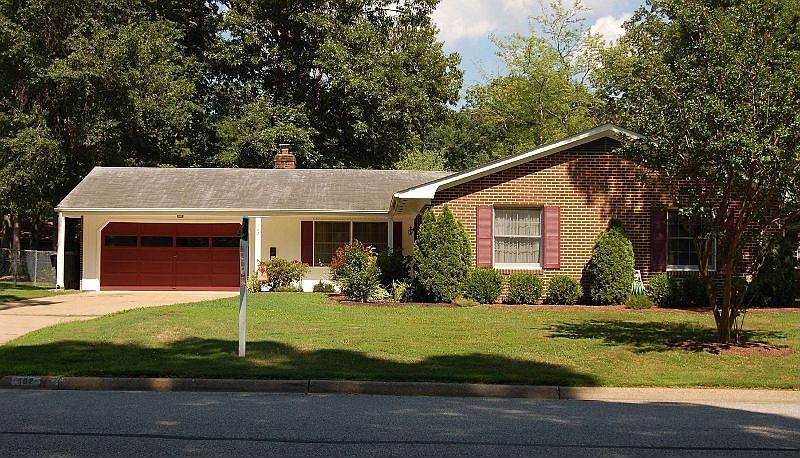 1st image of 182 Windsor Castle Dr