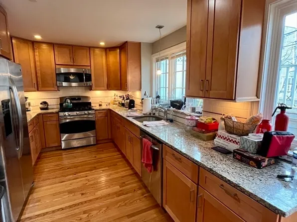 39 Selkirk Rd #39, Brighton, MA 02135