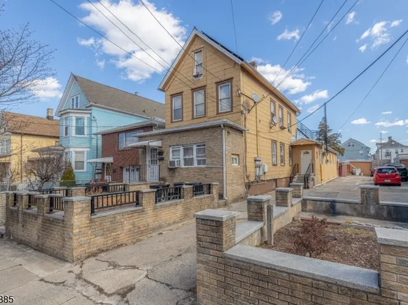 609 Adams Ave, Elizabeth City, NJ 07201