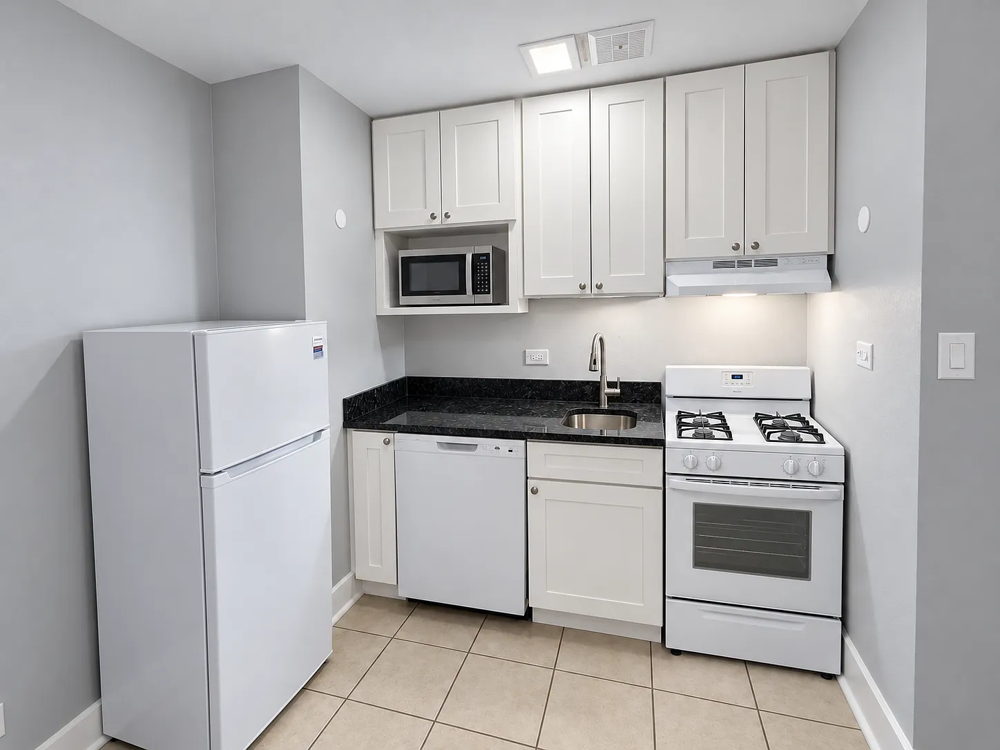 Studio, 350 sqft, $1,195 — Photo 1