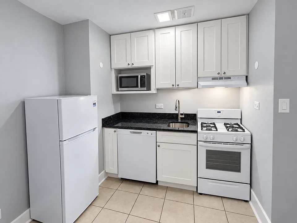 5657 W Fullerton Ave #309