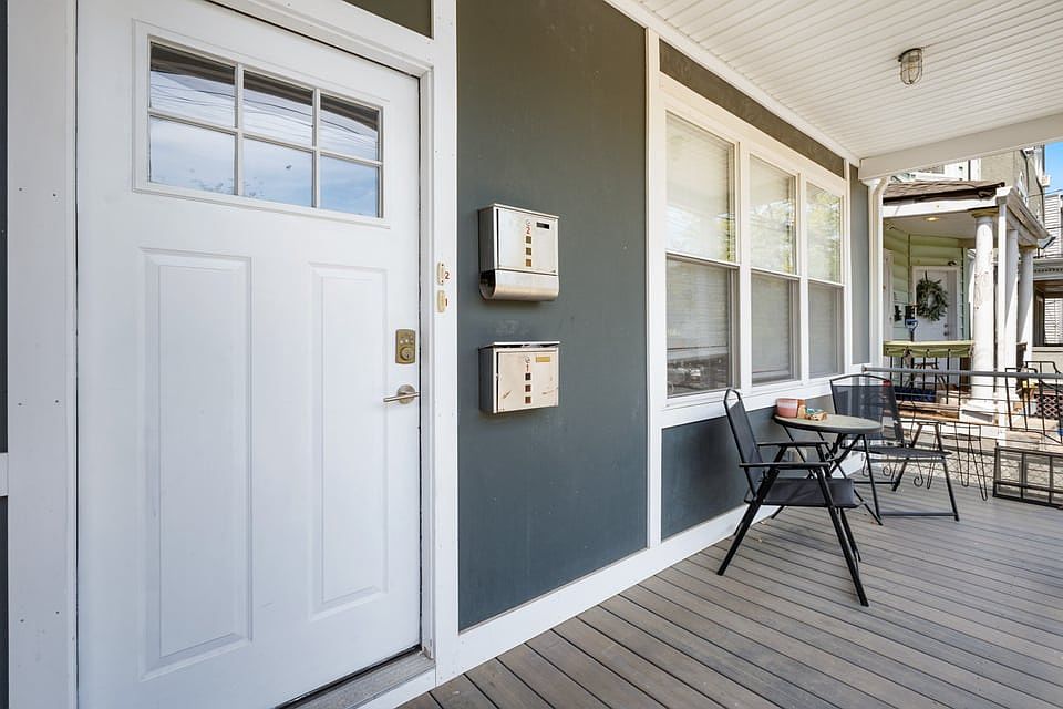 Shared front porch