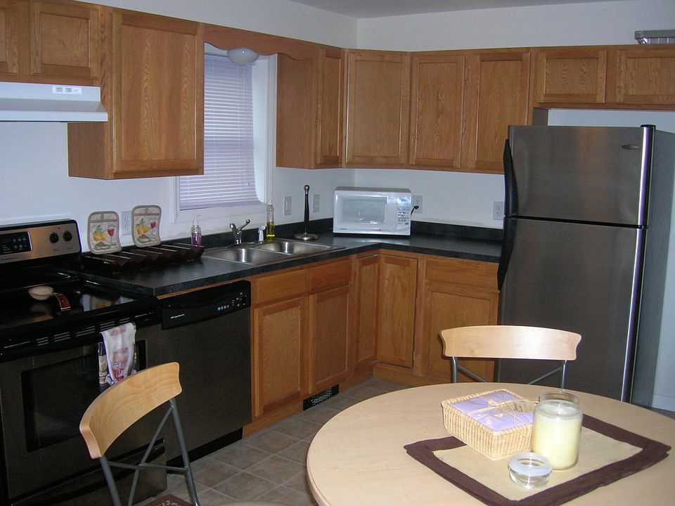 2nd image of 318 Friendship St