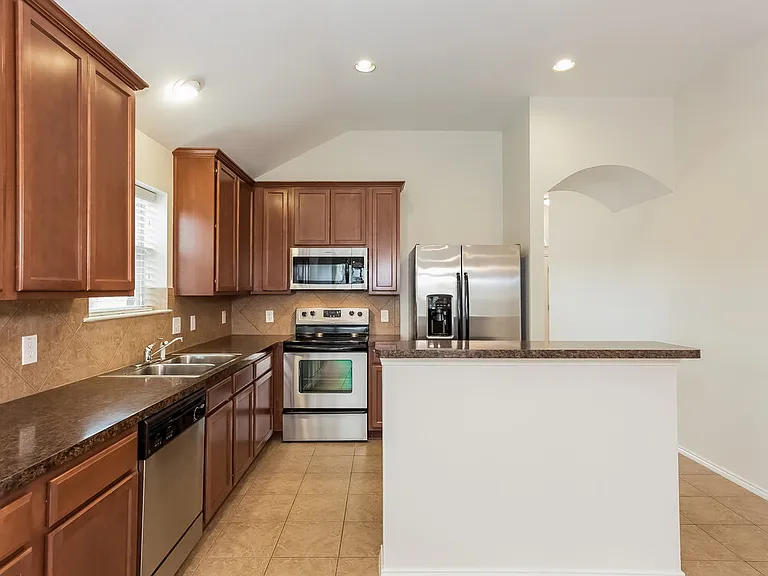 6229 Chalk Hollow Dr — Photo 3
