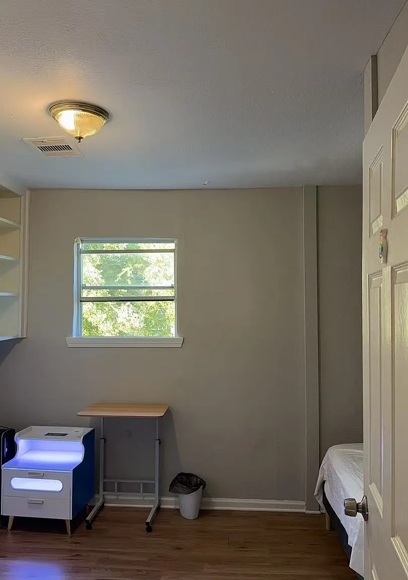 1 bed, 170 sqft, $460 — Photo 2