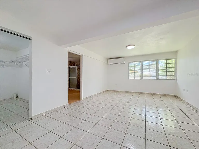 4 Laurel — Photo 4
