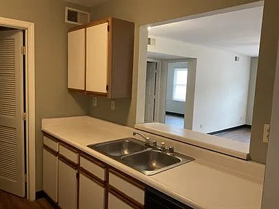 CLIFFWOOD APARTMENTS — Photo 3