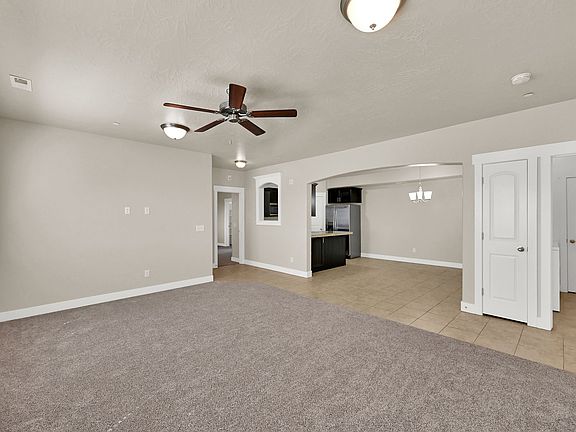 4th image of 249 W Ridge Rd