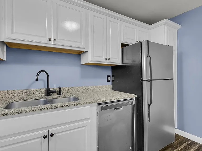 250 Little St #C204 — Photo 12