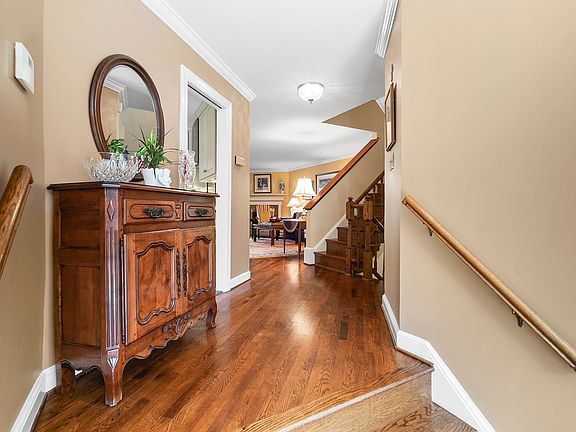 5th image of 6362 Brampton Ct
