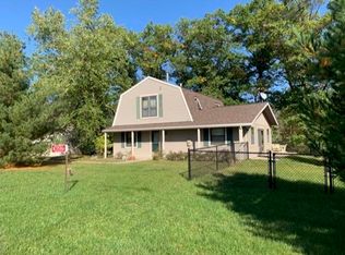 N3586 Frost Valley Rd, Waupaca, WI 54981