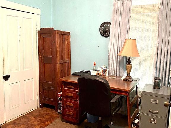 4th image of 1005 E 13th