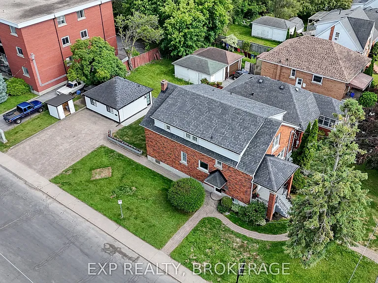 493 College St — Photo 29