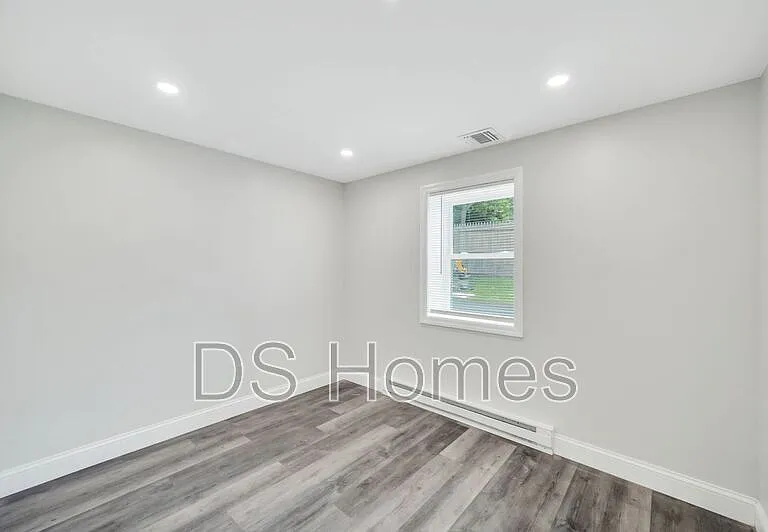 615 Macdonald Ave #2 — Photo 8