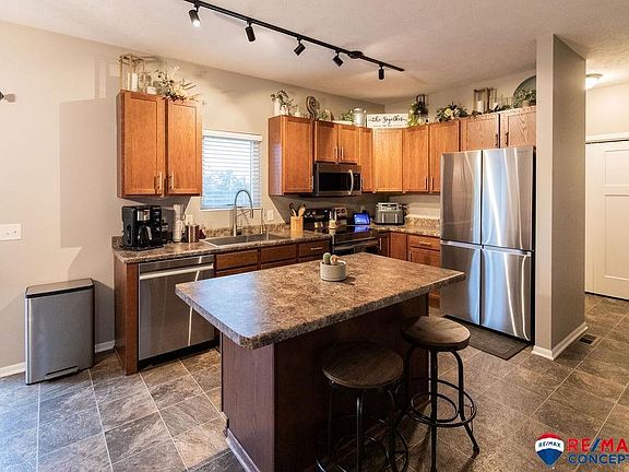 3rd image of 6257 Chatsworth Ln