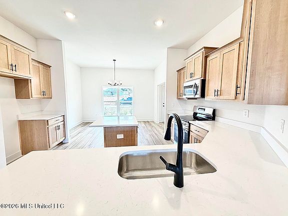 3rd image of 14142 Hartland Dr