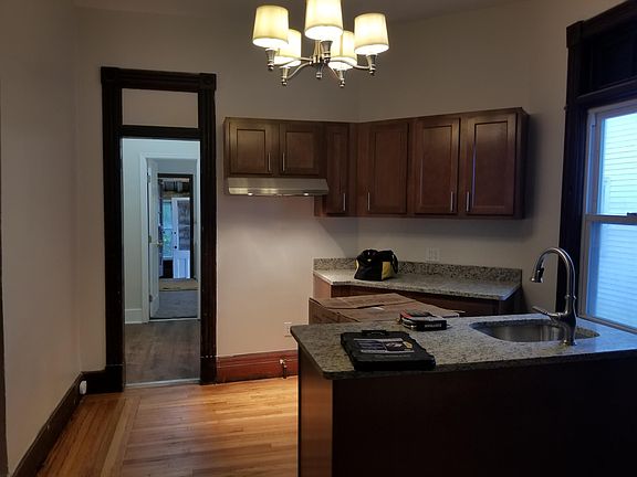 3rd image of 120 S Lake Ave #1