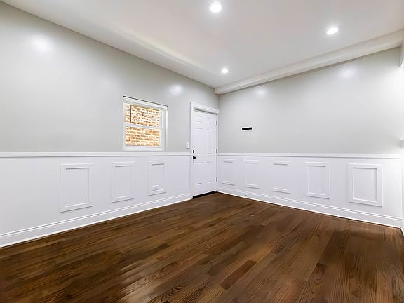 2nd image of 2746 W 47th St