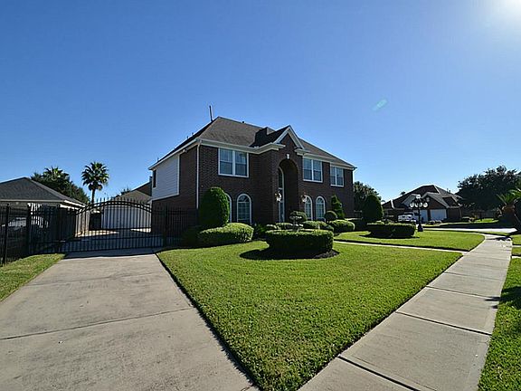 4th image of 2610 Bisbane Dr
