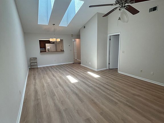 5th image of 164 Aruba Ln
