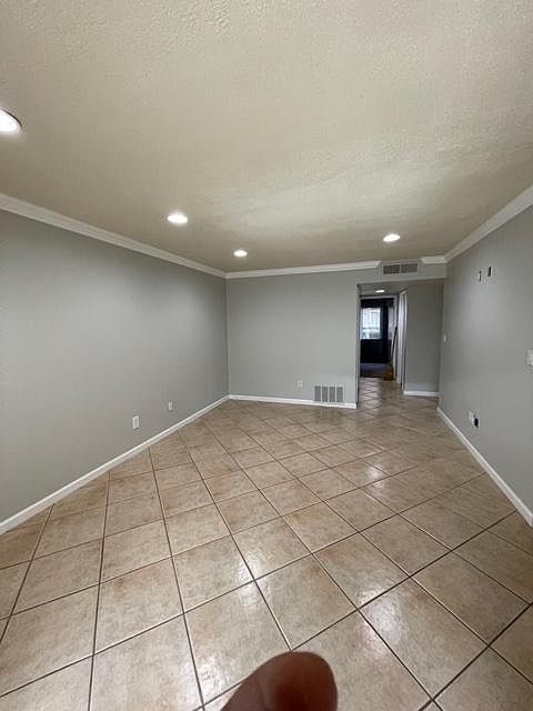 1st image of 303 Tradewinds Dr APT 9