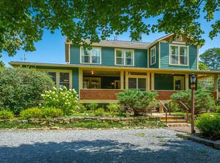 1001 Smith Spring St, Signal Mountain, TN 37377