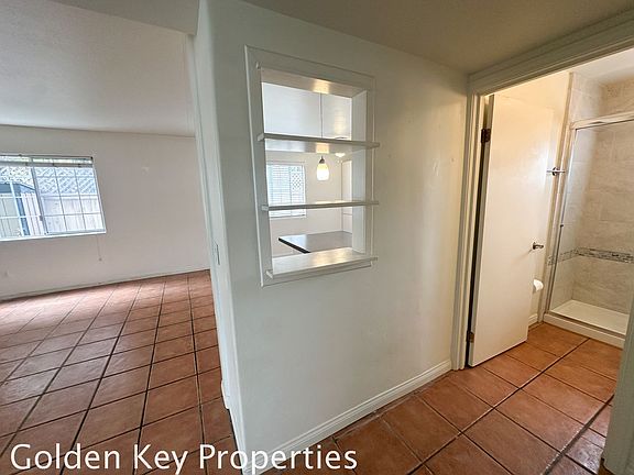 5th image of 2015 Stewart St #B1