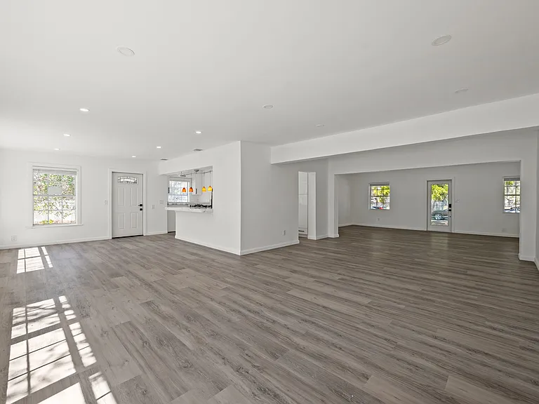 1516 Jefferson St — Photo 13
