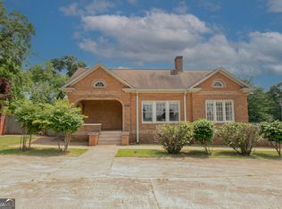 1358 W Poplar St, Griffin, GA 30224