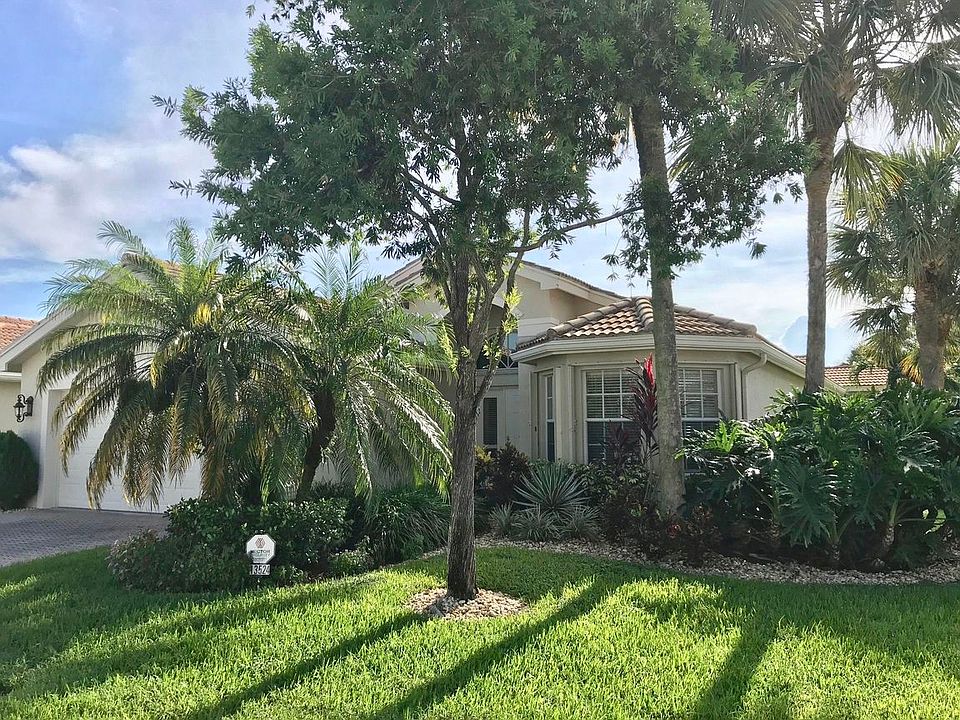 1st image of 13524 Cordoba Lake Way