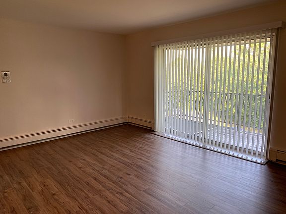 4th image of 10S511 Echo Ln APT 11