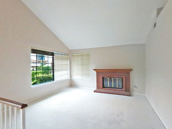 4th image of 406 Country Club Dr APT C