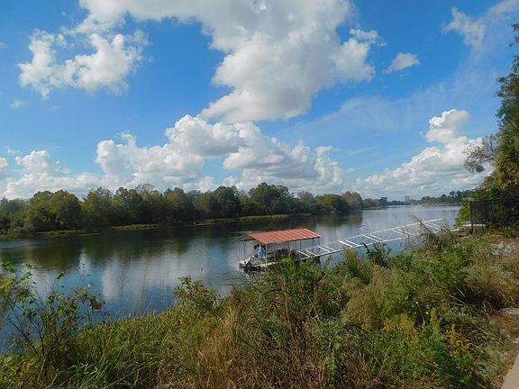 5th image of 732 River North Dr