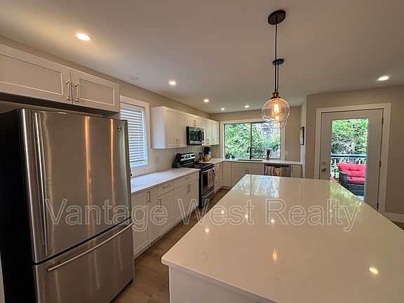 4th image of 1866A Millard Ct E