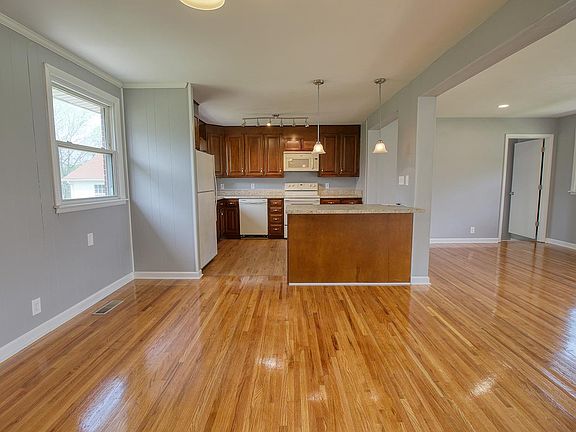 4th image of 106 Bailey Collins Dr