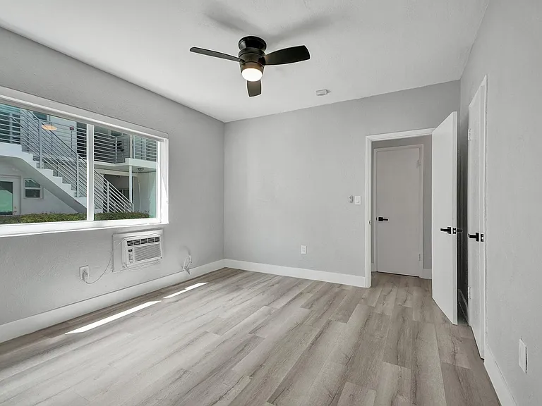 9200 East Bay Harbor Drive — Photo 20