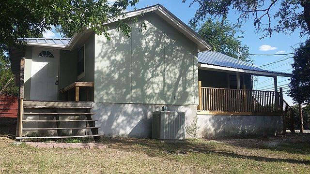 1st image of 1616 Aransas Ave N