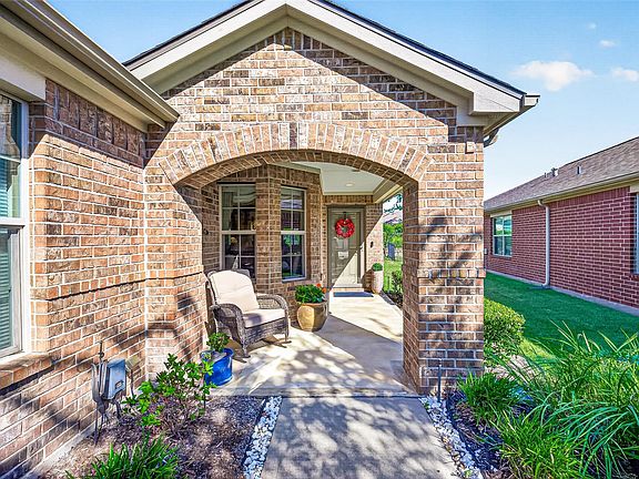 2nd image of 1126 Oleander Way