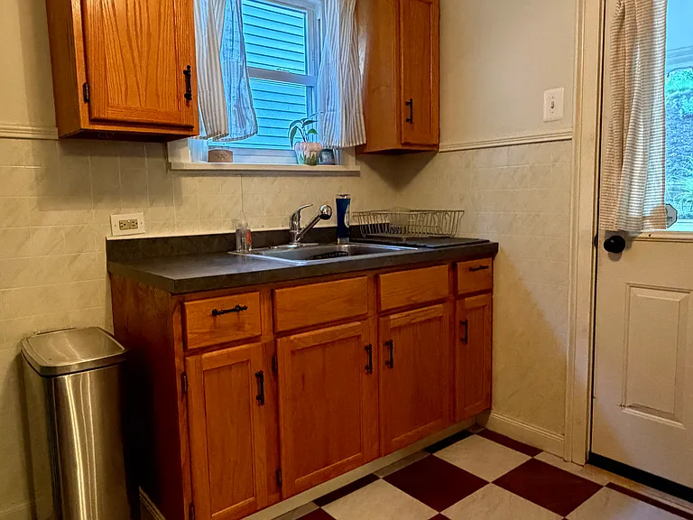 2424 Starkamp St — Photo 7