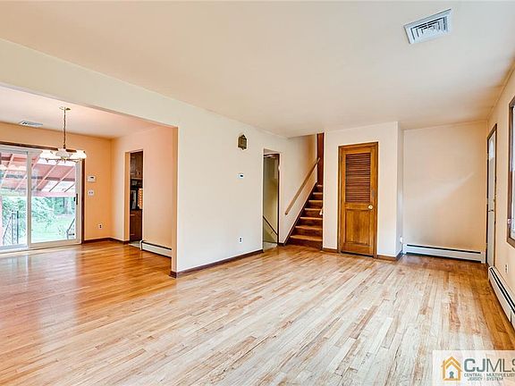2nd image of 404 Black Horse Ln